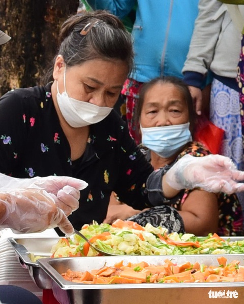 Cường Ba Cu - Gã giang hồ hoàn lương chăm lo bữa ăn cho bệnh nhân nghèo - Ảnh 3. Cường Ba Cu - Gã giang hồ hoàn lương chăm lo bữa ăn cho bệnh nhân nghèo - Ảnh 3.