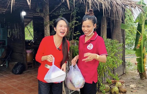 Ảnh vui sao Việt 23-10: Vợ chồng Khánh Thi - Phan Hiển nhí nhảnh ở trời Âu - Ảnh 8. Ảnh vui sao Việt 23-10: Vợ chồng Khánh Thi - Phan Hiển nhí nhảnh ở trời Âu - Ảnh 8.