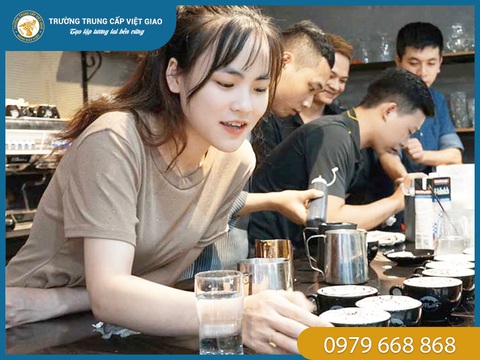 Học nghề pha chế mở quán café tại TP.HCM ở đâu? - Ảnh 2. Học nghề pha chế mở quán café tại TP.HCM ở đâu? - Ảnh 2.