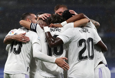 Valverde ghi siêu phẩm giúp Real Madrid kéo dài chuỗi bất bại - Ảnh 1. Valverde ghi siêu phẩm giúp Real Madrid kéo dài chuỗi bất bại - Ảnh 1.