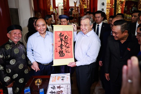 Món quà Hòa bình hạnh phúc của ông Guterres - Ảnh 1. Món quà Hòa bình hạnh phúc của ông Guterres - Ảnh 1.