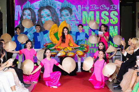 Thiếu nữ 17 tuổi mang Cô ba bánh xèo đến Miss Teen Universe 2022 - Ảnh 2. Thiếu nữ 17 tuổi mang Cô ba bánh xèo đến Miss Teen Universe 2022 - Ảnh 2.