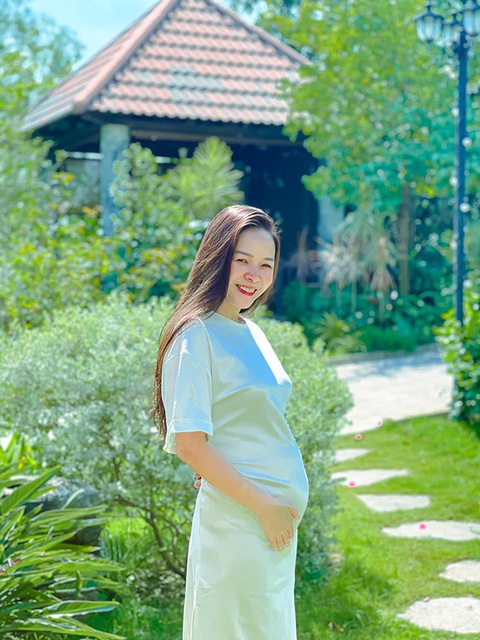 Ảnh vui sao Việt 24-10: Bảo Thy mê con trai nhà diễn viên Chi Bảo - Ảnh 4. Ảnh vui sao Việt 24-10: Bảo Thy mê con trai nhà diễn viên Chi Bảo - Ảnh 4.