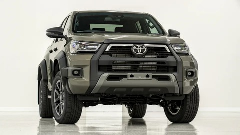 Toyota Hilux thêm phiên bản mới, trì hoãn ra mắt thế hệ mới - Ảnh 1. Toyota Hilux thêm phiên bản mới, trì hoãn ra mắt thế hệ mới - Ảnh 1.