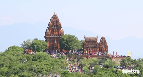 Rực rỡ sắc màu lễ hội Katê Ninh Thuận - Ảnh 1. Rực rỡ sắc màu lễ hội Katê Ninh Thuận - Ảnh 1.