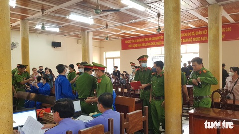 Trả hồ sơ điều tra bổ sung vụ án đánh bạc hơn 1.000 tỉ đồng của 62 bị cáo - Ảnh 1. Trả hồ sơ điều tra bổ sung vụ án đánh bạc hơn 1.000 tỉ đồng của 62 bị cáo - Ảnh 1.