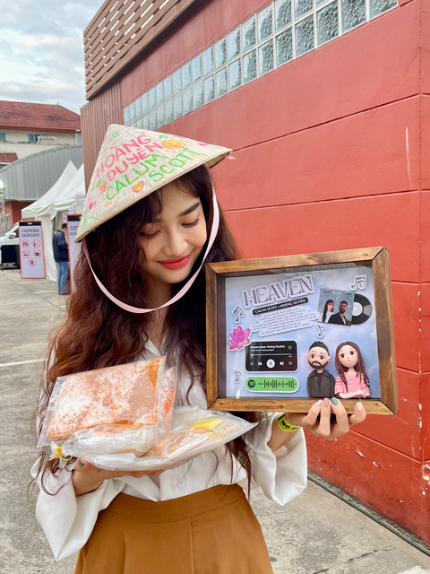Hoàng Duyên bắn tiếng Thái, hát song ngữ khiến Calum Scott vỗ tay thán phục - Ảnh 4. Hoàng Duyên bắn tiếng Thái, hát song ngữ khiến Calum Scott vỗ tay thán phục - Ảnh 4.
