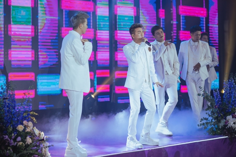 Thoát hình ảnh dịu dàng, Lệ Quyên hát hit Nếu như ngày đó cực sung trên nền nhạc remix - Ảnh 4. Thoát hình ảnh dịu dàng, Lệ Quyên hát hit Nếu như ngày đó cực sung trên nền nhạc remix - Ảnh 4.