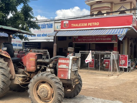 Hàng loạt cây xăng ở Đắk Nông đóng cửa, nhiều điểm chỉ còn dầu, hết xăng - Ảnh 2. Hàng loạt cây xăng ở Đắk Nông đóng cửa, nhiều điểm chỉ còn dầu, hết xăng - Ảnh 2.