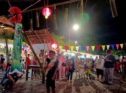 Hơn 13.200 khách thập phương đến thắp hương viếng bà Mạc Mi Cô - Ảnh 2. Hơn 13.200 khách thập phương đến thắp hương viếng bà Mạc Mi Cô - Ảnh 2.