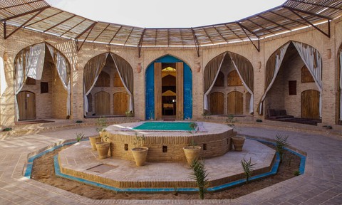 Choáng ngợp với những mái vòm cổ tích ở Iran - xứ sở Ba Tư diệu kỳ - Ảnh 4. Choáng ngợp với những mái vòm cổ tích ở Iran - xứ sở Ba Tư diệu kỳ - Ảnh 4.