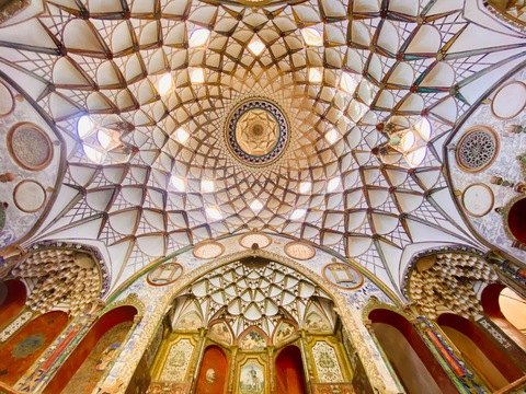 Choáng ngợp với những mái vòm cổ tích ở Iran - xứ sở Ba Tư diệu kỳ - Ảnh 15. Choáng ngợp với những mái vòm cổ tích ở Iran - xứ sở Ba Tư diệu kỳ - Ảnh 15.