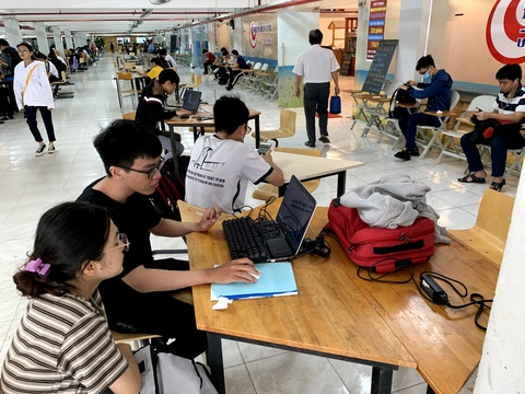 Sinh viên mất tiền vì tài khoản mạo danh giảng viên ‘bao đậu’ thi Anh văn - Ảnh 1. Sinh viên mất tiền vì tài khoản mạo danh giảng viên ‘bao đậu’ thi Anh văn - Ảnh 1.