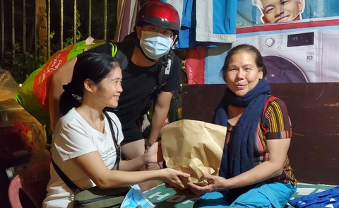 Hơi ấm người dưng - Kỳ 2: Đem hơi ấm đến người không nhà - Ảnh 1. Hơi ấm người dưng - Kỳ 2: Đem hơi ấm đến người không nhà - Ảnh 1.
