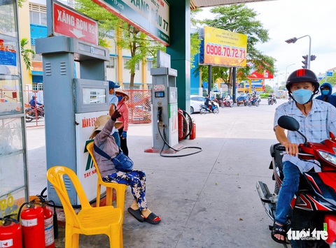 Tình trạng ‘cây xăng 30.000 đồng’, ‘hết xăng’ chưa dứt ở TP.HCM - Ảnh 7. Tình trạng ‘cây xăng 30.000 đồng’, ‘hết xăng’ chưa dứt ở TP.HCM - Ảnh 7.