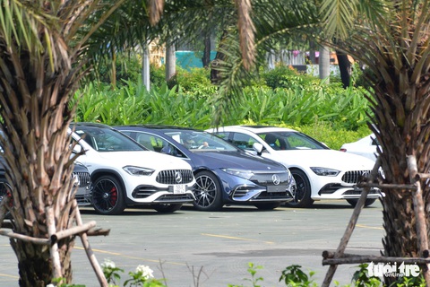Mercedes-Benz EQS lần đầu lộ diện tại Việt Nam - Xe điện sáng nhất VMS 2022 - Ảnh 1. Mercedes-Benz EQS lần đầu lộ diện tại Việt Nam - Xe điện sáng nhất VMS 2022 - Ảnh 1.