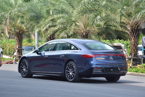 Mercedes-Benz EQS lần đầu lộ diện tại Việt Nam - Xe điện sáng nhất VMS 2022 - Ảnh 4. Mercedes-Benz EQS lần đầu lộ diện tại Việt Nam - Xe điện sáng nhất VMS 2022 - Ảnh 4.