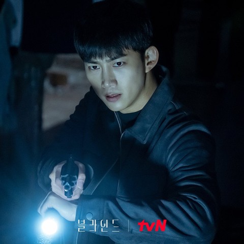 Phim Hàn ngày càng chất ngất, tạo cú plot twist từ poster - Ảnh 4. Phim Hàn ngày càng chất ngất, tạo cú plot twist từ poster - Ảnh 4.