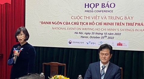 Thi viết 15 câu nói nổi tiếng của Chủ tịch Hồ Chí Minh trên thư pháp Hàn Quốc - Ảnh 1. Thi viết 15 câu nói nổi tiếng của Chủ tịch Hồ Chí Minh trên thư pháp Hàn Quốc - Ảnh 1.