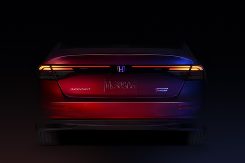 Honda Accord thế hệ mới lộ diện: Ngày càng bớt rườm rà - Ảnh 2. Honda Accord thế hệ mới lộ diện: Ngày càng bớt rườm rà - Ảnh 2.