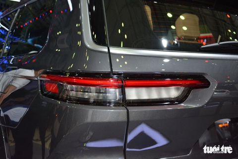 Jeep Grand Cherokee L giá hơn 6 tỉ đồng: SUV phổ thông được định vị ngang hạng sang ở Việt Nam - Ảnh 8. Jeep Grand Cherokee L giá hơn 6 tỉ đồng: SUV phổ thông được định vị ngang hạng sang ở Việt Nam - Ảnh 8.