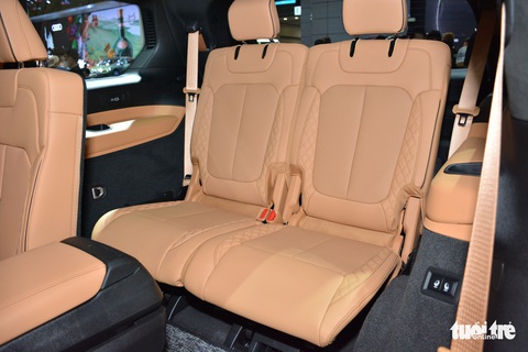 Jeep Grand Cherokee L giá hơn 6 tỉ đồng: SUV phổ thông được định vị ngang hạng sang ở Việt Nam - Ảnh 14. Jeep Grand Cherokee L giá hơn 6 tỉ đồng: SUV phổ thông được định vị ngang hạng sang ở Việt Nam - Ảnh 14.