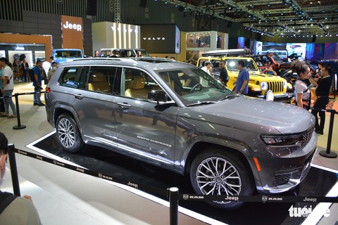 Jeep Grand Cherokee L giá hơn 6 tỉ đồng: SUV phổ thông được định vị ngang hạng sang ở Việt Nam - Ảnh 5. Jeep Grand Cherokee L giá hơn 6 tỉ đồng: SUV phổ thông được định vị ngang hạng sang ở Việt Nam - Ảnh 5.
