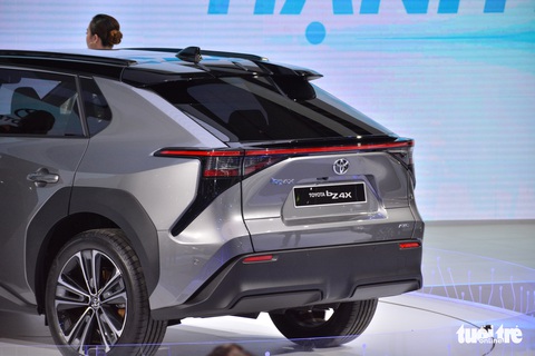 Chi tiết Toyota bZ4X tại VMS 2022: SUV điện tầm trung sáng cửa bán đại trà tại Việt Nam - Ảnh 8. Chi tiết Toyota bZ4X tại VMS 2022: SUV điện tầm trung sáng cửa bán đại trà tại Việt Nam - Ảnh 8.