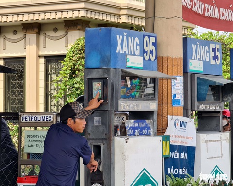 Trên đường Xuyên Á ở TP.HCM, hơn 10km có gần 10 cây xăng hết xăng - Ảnh 8. Trên đường Xuyên Á ở TP.HCM, hơn 10km có gần 10 cây xăng hết xăng - Ảnh 8.