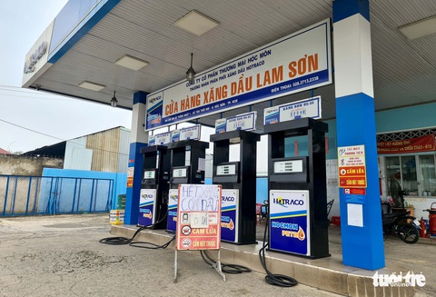 Trên đường Xuyên Á ở TP.HCM, hơn 10km có gần 10 cây xăng hết xăng - Ảnh 4. Trên đường Xuyên Á ở TP.HCM, hơn 10km có gần 10 cây xăng hết xăng - Ảnh 4.