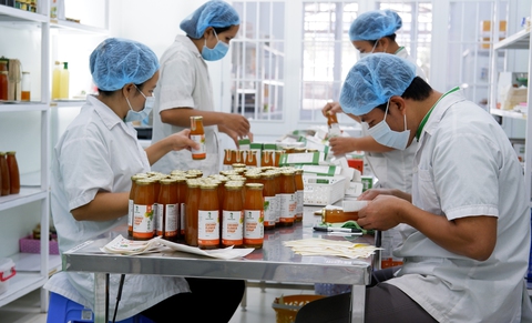 Hàng vứt bỏ rộng đường... xuất khẩu - Ảnh 2. Hàng vứt bỏ rộng đường... xuất khẩu - Ảnh 2.