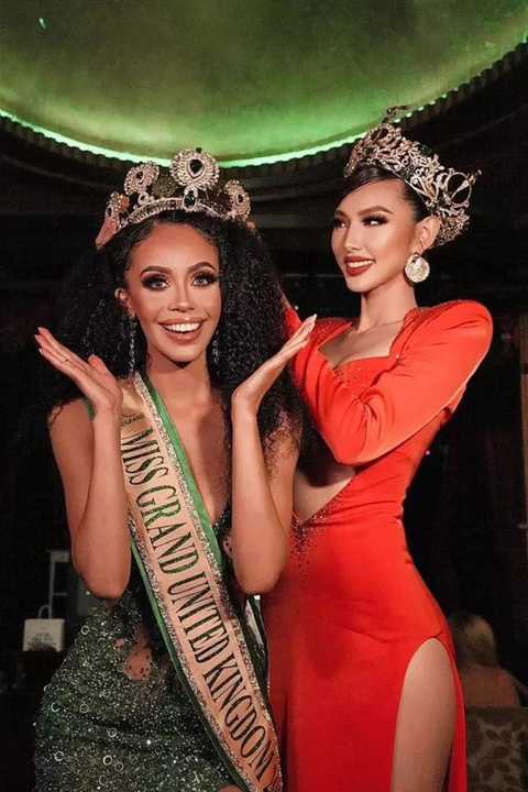 10 tháng đương nhiệm Miss Grand Thùy Tiên có 9 lần trao vương miện cho tân hoa hậu - Ảnh 4. 10 tháng đương nhiệm Miss Grand Thùy Tiên có 9 lần trao vương miện cho tân hoa hậu - Ảnh 4.