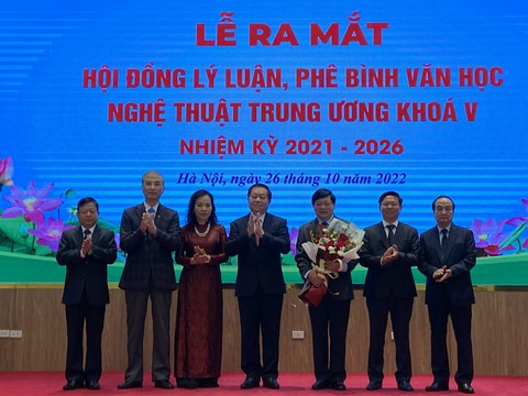 Ông Nguyễn Thế Kỷ tiếp tục làm chủ tịch Hội đồng Lý luận, phê bình văn học nghệ thuật trung ương - Ảnh 2. Ông Nguyễn Thế Kỷ tiếp tục làm chủ tịch Hội đồng Lý luận, phê bình văn học nghệ thuật trung ương - Ảnh 2.