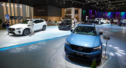 Volvo chào hàng khách Việt loạt xe xanh, tràn ngập công nghệ - Ảnh 9. Volvo chào hàng khách Việt loạt xe xanh, tràn ngập công nghệ - Ảnh 9.