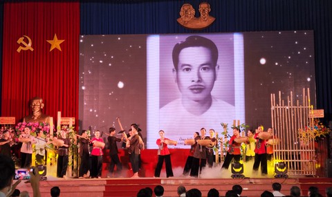 Tổ chức trọng thể kỷ niệm 120 năm ngày sinh nhà cách mạng Võ Văn Ngân - Ảnh 2. Tổ chức trọng thể kỷ niệm 120 năm ngày sinh nhà cách mạng Võ Văn Ngân - Ảnh 2.