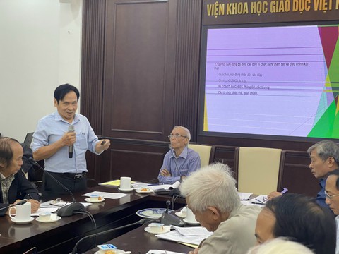 Sách giáo khoa sẽ giảm giá nếu khống chế ‘phí phát hành’? - Ảnh 1. Sách giáo khoa sẽ giảm giá nếu khống chế ‘phí phát hành’? - Ảnh 1.