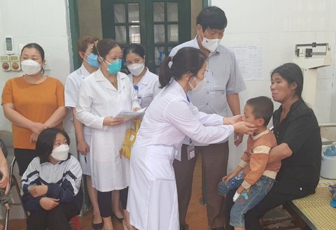 Một huyện có hơn 700 học sinh nghỉ học vì ốm, sốt - Ảnh 1. Một huyện có hơn 700 học sinh nghỉ học vì ốm, sốt - Ảnh 1.