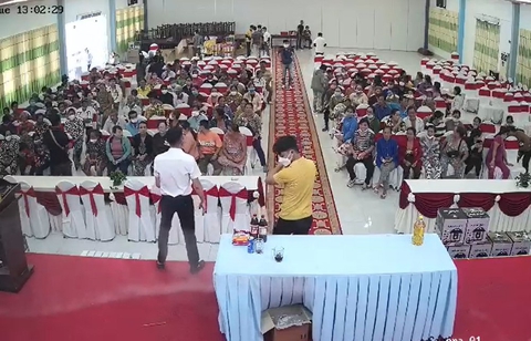 Truy tìm nhóm người bán hàng lừa đảo ở miền Tây - Ảnh 1. Truy tìm nhóm người bán hàng lừa đảo ở miền Tây - Ảnh 1.