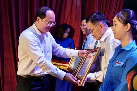 Đảm bảo khả năng cung ứng của hệ thống trường lớp tại TP.HCM - Ảnh 2. Đảm bảo khả năng cung ứng của hệ thống trường lớp tại TP.HCM - Ảnh 2.