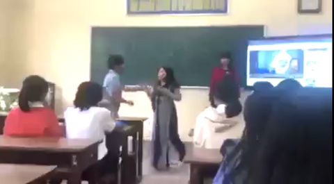 Vụ giáo viên bị bẻ tay trước mặt học sinh: Không thể chấp nhận được! - Ảnh 2. Vụ giáo viên bị bẻ tay trước mặt học sinh: Không thể chấp nhận được! - Ảnh 2.