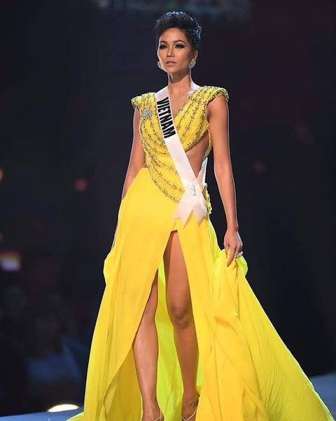 Miss Universe vừa đổi chủ, HHen Niê được trao ngay danh hiệu á hậu 3 - Ảnh 1. Miss Universe vừa đổi chủ, HHen Niê được trao ngay danh hiệu á hậu 3 - Ảnh 1.