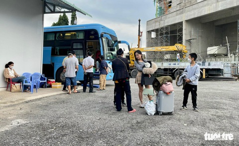 Thành Bưởi lập bến cóc mới dưới dạ cầu Sài Gòn - Ảnh 2. Thành Bưởi lập bến cóc mới dưới dạ cầu Sài Gòn - Ảnh 2.