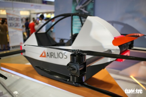 ‘Máy bay’ 1 chỗ giá hơn 2 tỉ tại VMS 2022: 33km/lần sạc, đã thử 100 giờ bay - Ảnh 2. ‘Máy bay’ 1 chỗ giá hơn 2 tỉ tại VMS 2022: 33km/lần sạc, đã thử 100 giờ bay - Ảnh 2.