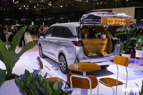 Toyota tung toàn ‘hàng độc’ chào VMS 2022: Veloz Cross lắp ráp, mổ Prius - Ảnh 10. Toyota tung toàn ‘hàng độc’ chào VMS 2022: Veloz Cross lắp ráp, mổ Prius - Ảnh 10.