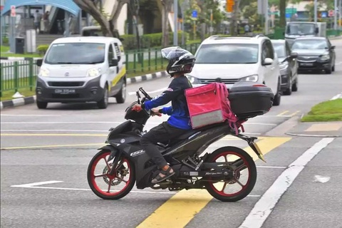 Giá giấy phép lái xe máy ở Singapore cao hơn cả tiền mua xe - Ảnh 1. Giá giấy phép lái xe máy ở Singapore cao hơn cả tiền mua xe - Ảnh 1.
