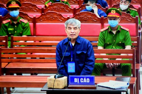 Đại án xăng dầu: Phải xin cảnh sát biển, biên phòng mới đưa được xăng lậu vào Việt Nam - Ảnh 2. Đại án xăng dầu: Phải xin cảnh sát biển, biên phòng mới đưa được xăng lậu vào Việt Nam - Ảnh 2.