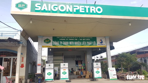 Tiếp tục thiếu xăng, nhiều cây chỉ bán 30.000 đồng/khách - Ảnh 2. Tiếp tục thiếu xăng, nhiều cây chỉ bán 30.000 đồng/khách - Ảnh 2.