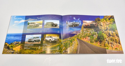 Catalogue của các hãng xe tại VMS 2022: Không phải hãng nào cũng đầu tư chỉn chu - Ảnh 2. Catalogue của các hãng xe tại VMS 2022: Không phải hãng nào cũng đầu tư chỉn chu - Ảnh 2.
