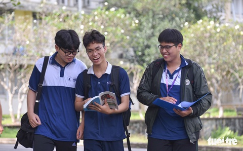 Ước mơ đi học để được làm đôi chân của mẹ - Ảnh 1. Ước mơ đi học để được làm đôi chân của mẹ - Ảnh 1.