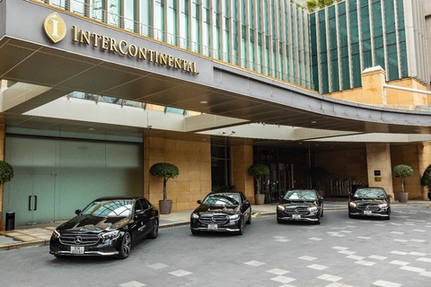 Mercedes-Benz Việt Nam bàn giao lô xe E180 cho khách sạn InterContinental Saigon - Ảnh 1. Mercedes-Benz Việt Nam bàn giao lô xe E180 cho khách sạn InterContinental Saigon - Ảnh 1.